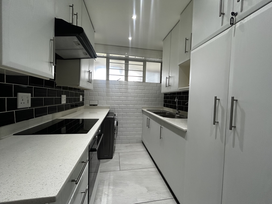 To Let 1 Bedroom Property for Rent in Mouille Point Western Cape
